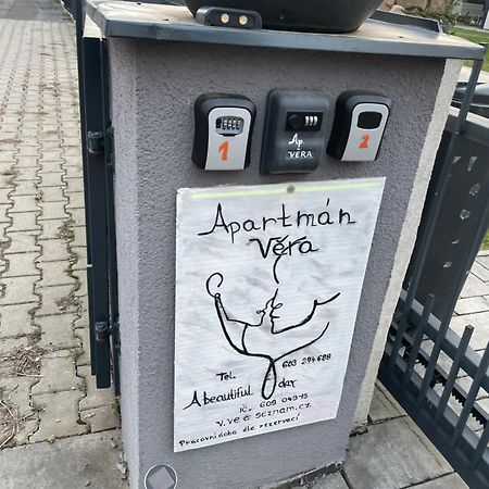 Apartman Vera Pardubice Exteriör bild